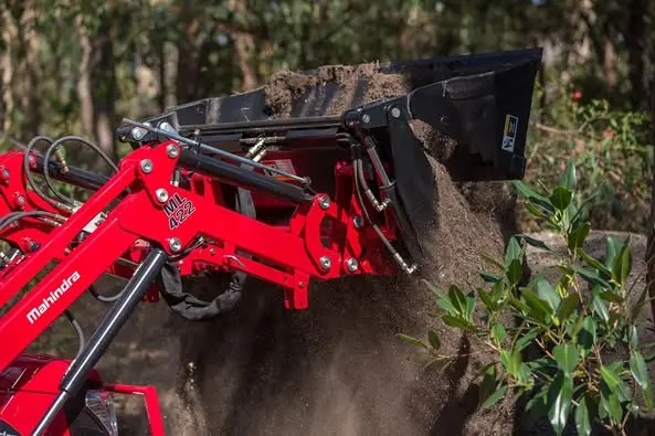 6-Foot Mahindra 4-In-1 Multi-Function Bucket 1