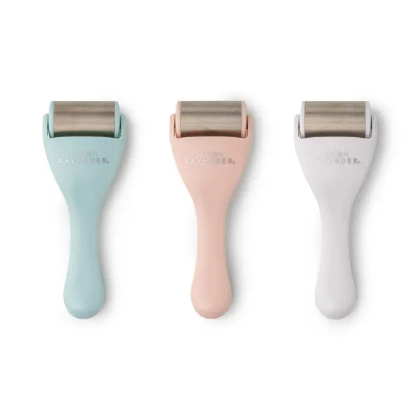 Chill-Releasing Facial Roller With Freezable Core 1