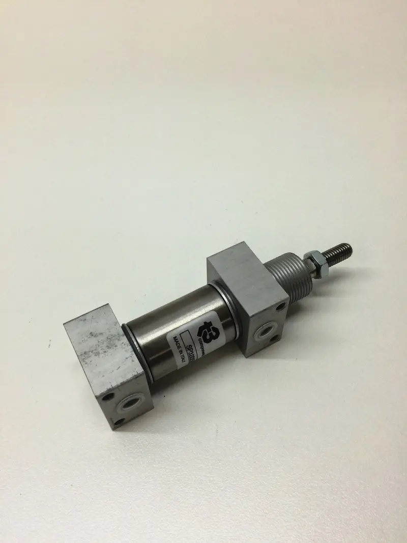 Fravol A16-Compatible Cylinder Shear Blade 1