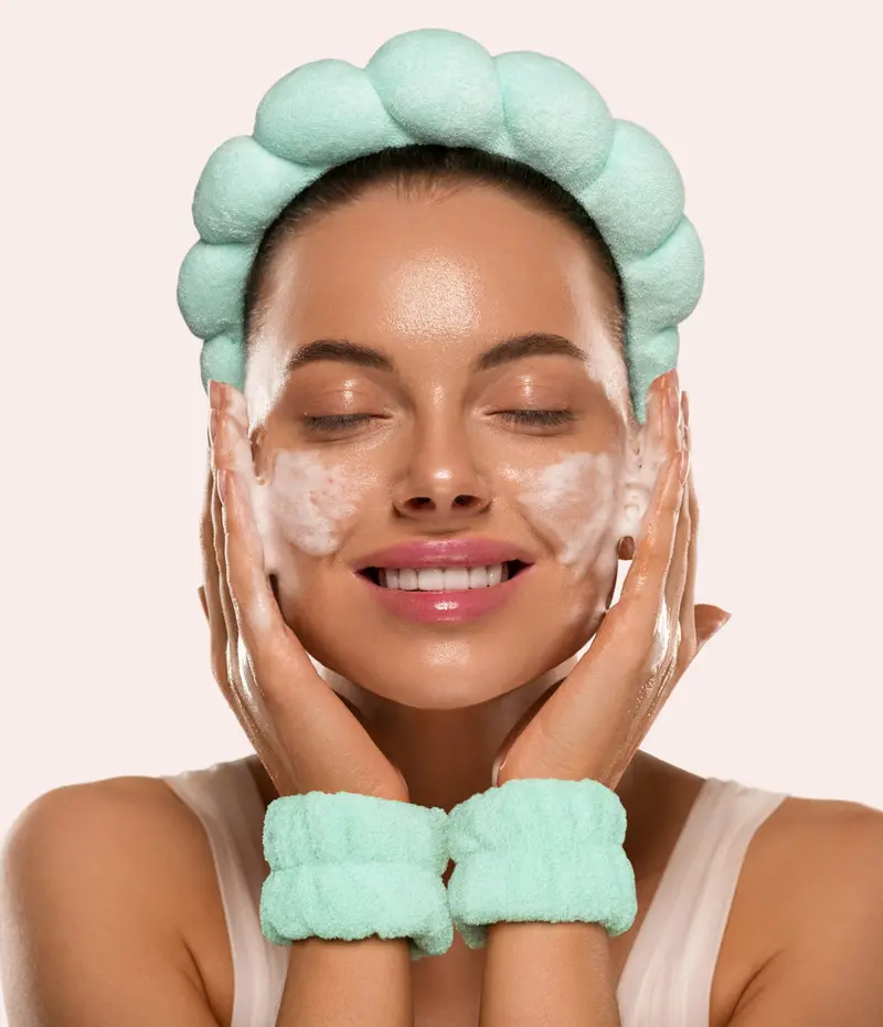Luxury Skincare Headband And Wristband Set 1