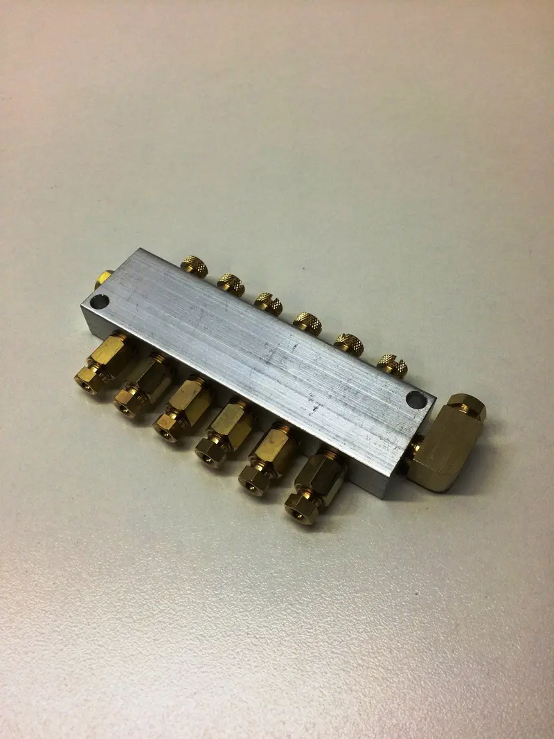 Nventor Cnc Router 6-Port Lubrication Pipe Connector – Snx Multi-Hole Fitting 1