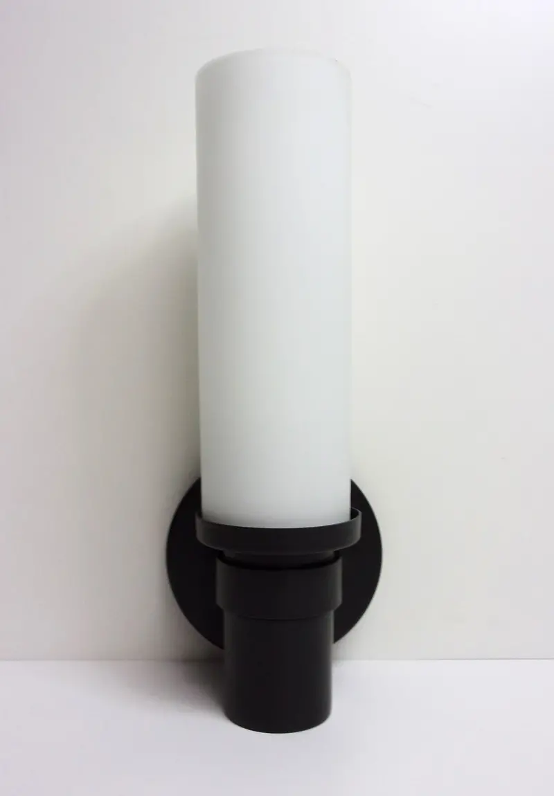 Oxygen Contemporary Single-Bulb Wall Fixture – Model 2-5124-195 1
