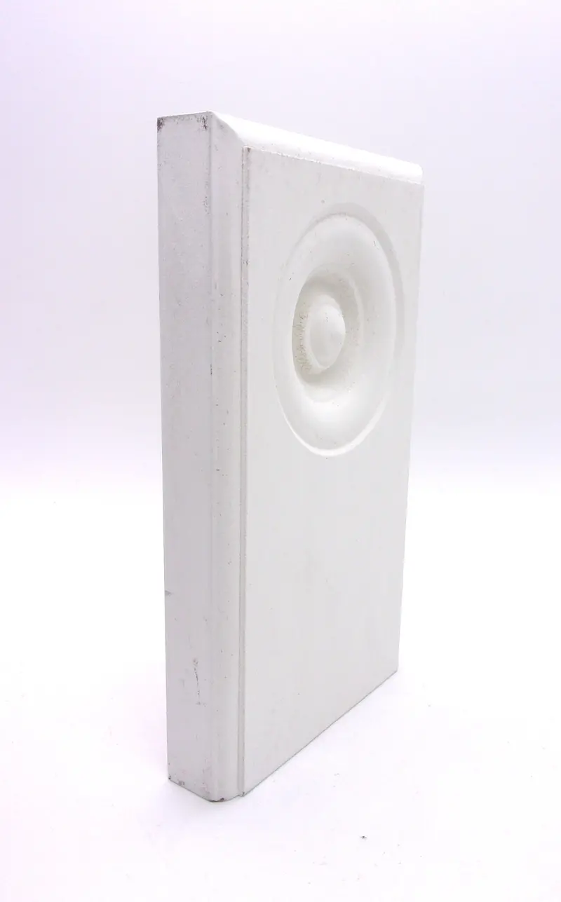 Primed Mdf Bullseye Plinth Block – 3/4" X 3-1/2" X 6" 1