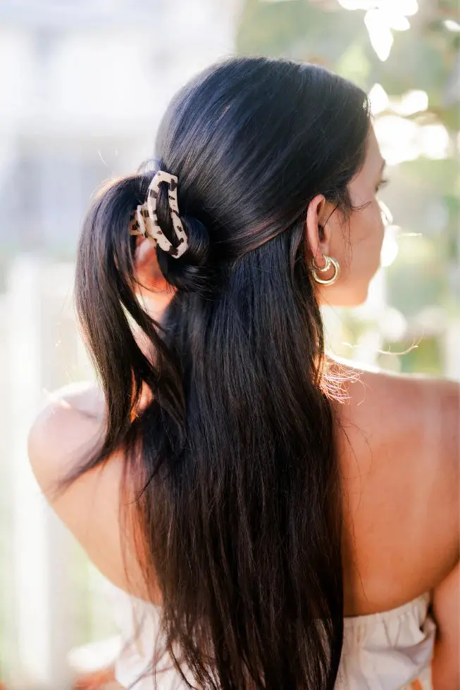 Subtle Open-Small Hair Clip With Teletie Design 1