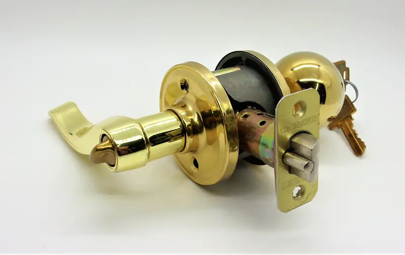 Weiser Huntington/Corsair Keyed Entry Lever – Bright Brass, Right-Hand Reversible, Includes K4 Cylinder #La530-Hc3-K4-B-Rh-Rlr1 1