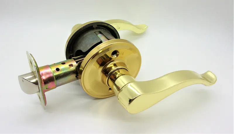 Weiser La100 Corsair Passage Lever Set – Bright Brass, Right-Hand Install #La100C3Brhrlr1 1