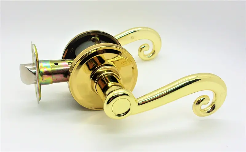Weiser La100 Saratoga Passage Lever Set In Bright Brass – Right-Hand Installation 1